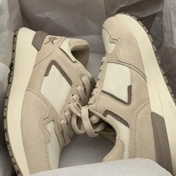 KURU APOGEE Retro Sand-Ecru Athletic Shoes size 8M - Picture 2 of 13